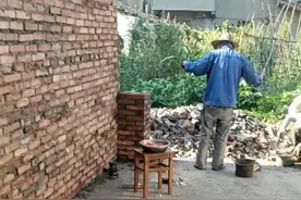 后奶把孙子锁门外后续：子睿爸爸请施工队建围墙! 网友：真爷们图片