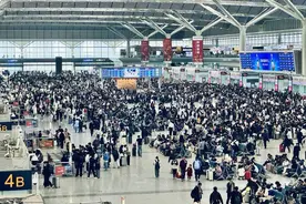 清明小长假西安北站迎来客流高峰图片