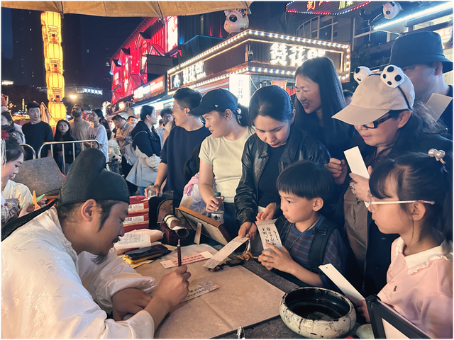 续享春日诗意，夜游锦江春季多重惠民礼遇将持续至4月25日