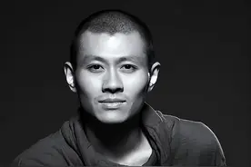 2022年杨丽萍御用搭档自杀，生前遭精神折磨，毅然从39楼一跃而下图片