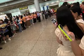 孙颖莎回家游古城？孙颖莎父母教练轶事？孙颖莎爷爷奶奶难忘故事图片