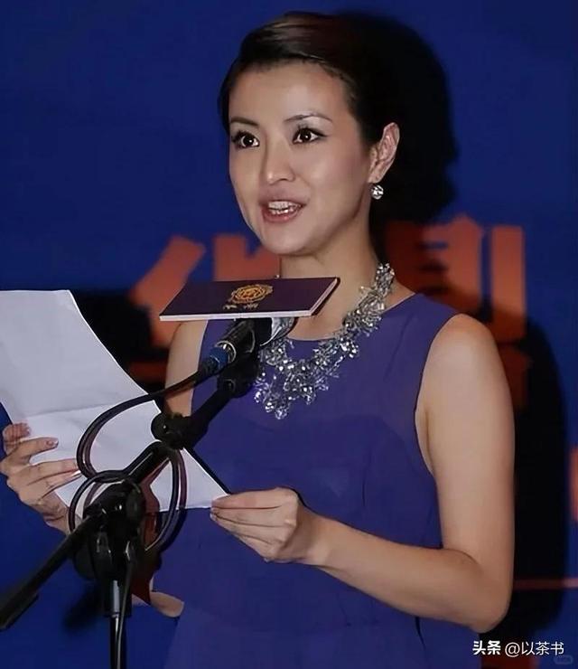 抛弃撒贝宁，转身投入富豪怀抱，偷偷嫁人生子的她如今却沦落至此