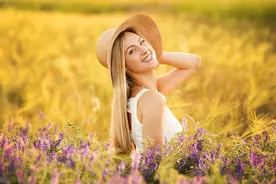 被人嘲笑，生气和翻脸是弱者行为，强者会这样做图片