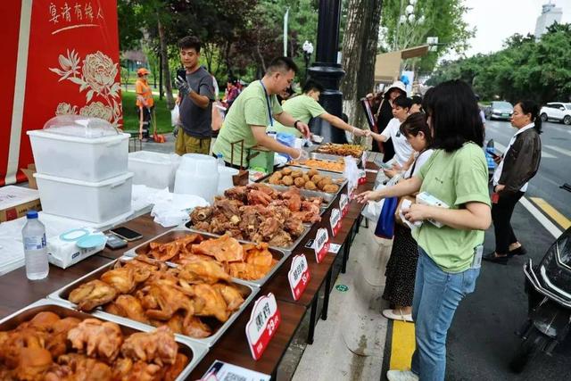 新民大街，越夜越精彩