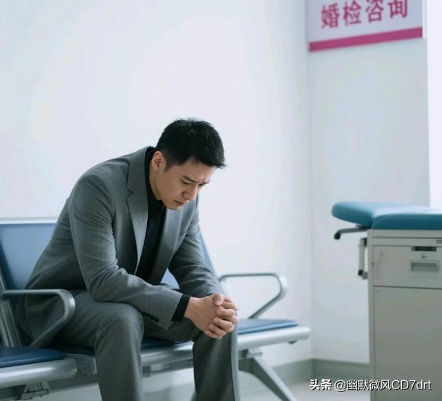 结婚2年不同房！丈夫藏12年HIV，她拆药盒才知：他说不生娃