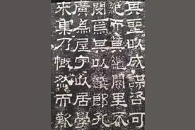 他是王羲之书法老师，一手“八分体”出神入化，曹操睡觉都抱着看图片