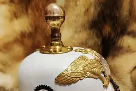 德军装备：华丽夸张的普鲁士头盔如何一步步蜕变图片