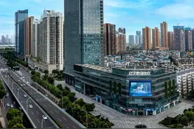 代表持续热议转型发展：各区要在转型闯关中勇挑大梁图片