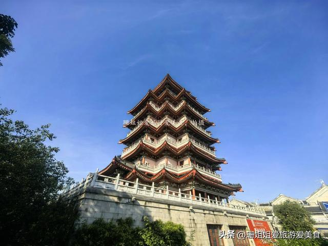 惠州地标“合江楼”，称东江第一楼，白天凭栏瞰全城，夜幕灯璀璨