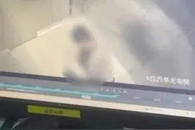 江西一男孩电梯内将女孩捂嘴抱走，女孩母亲发声：孩子晚上做了噩梦！律师：男孩不光违法，还可能涉嫌犯罪图片