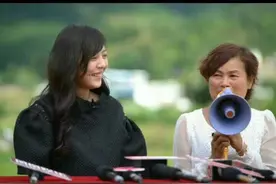 《明星到我家》当年收视率第一，李金铭上了热搜，“婆婆”被骂惨图片