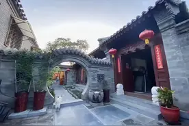 印度土豪来北京，下飞机就直言：中国太落后，到处都是土平房。图片