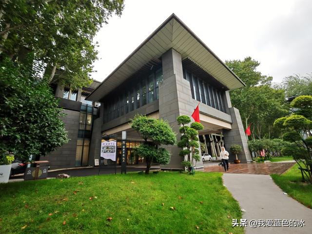 在邯郸住三天，每天餐后在邯郸这家花园式酒店院子里散散步真惬意