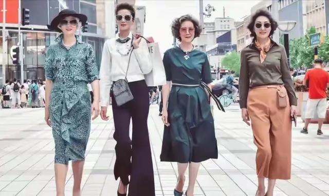 上海第一批“女光棍”进了养老院，她们现在的处境，到底怎么样？