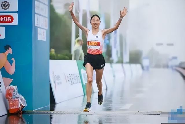 赢了面子丢了里子！小心机暴露的“最快女护士	”	，终为荒唐买了单