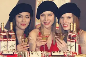 我在俄罗斯很多年，他们喝酒只喜欢喝伏特加，很少吃下酒菜图片