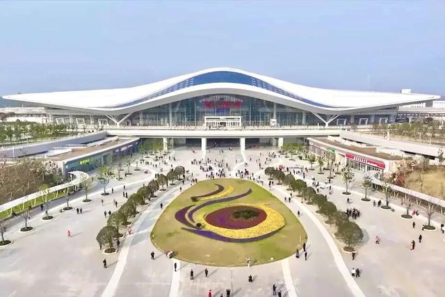 复兴号驶入花海，这条高铁沿线的美景藏不住了！