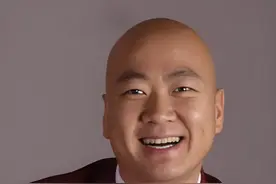 郭冬临：20次登春晚，因一句话被索赔1亿，如今59岁未婚无子图片