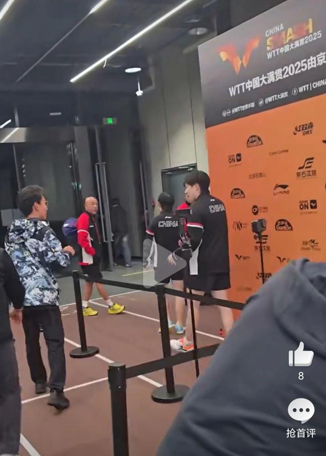 王楚钦一天三赛还被记者要求单独采访，怒斥：我是人不是机器