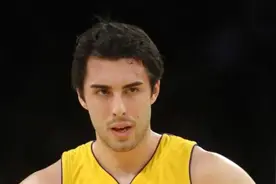 萨沙·武贾西奇生涯简历图片