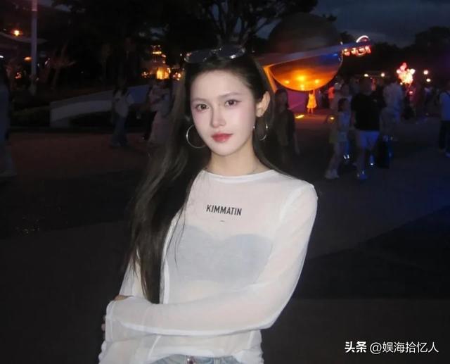 被封一年后，小杨哥老婆“露头”探风口，医美痕迹和目的都很明显