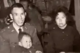 台湾美女替父回大陆寻亲，在老家见到88岁父亲部下，坚守承诺60年图片