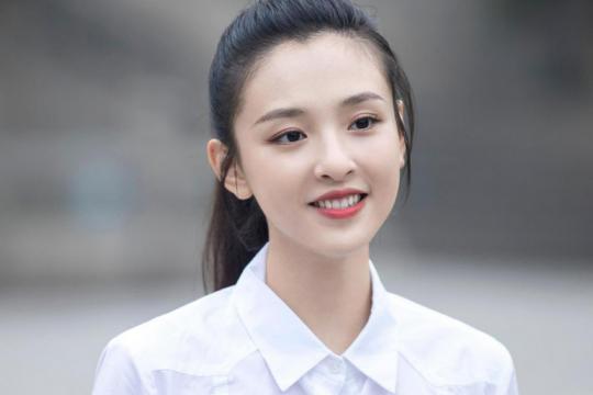 表面是“黄花大闺女”，实际却偷偷怀孕生娃，这些女星真让人意外