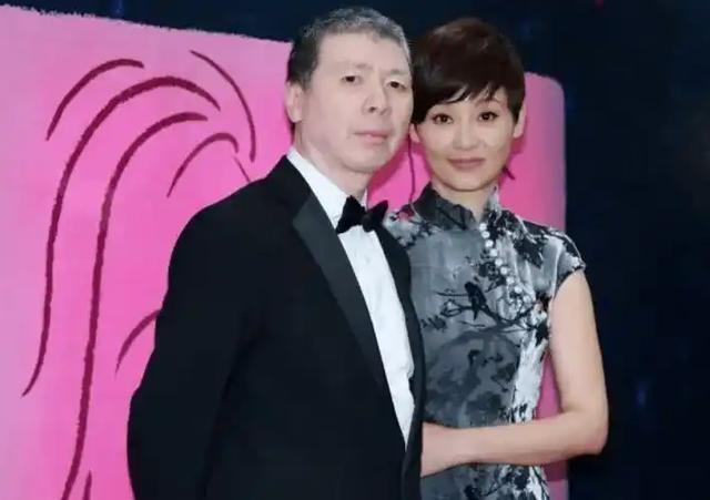 冯小刚被曝离婚？妻子徐帆不再隐忍，自曝婚姻真相，拿捏冯小刚