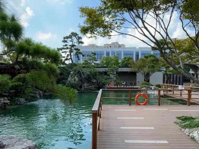 上海最不像寺庙的寺庙,有400多年历史、风格大胆造型前卫!