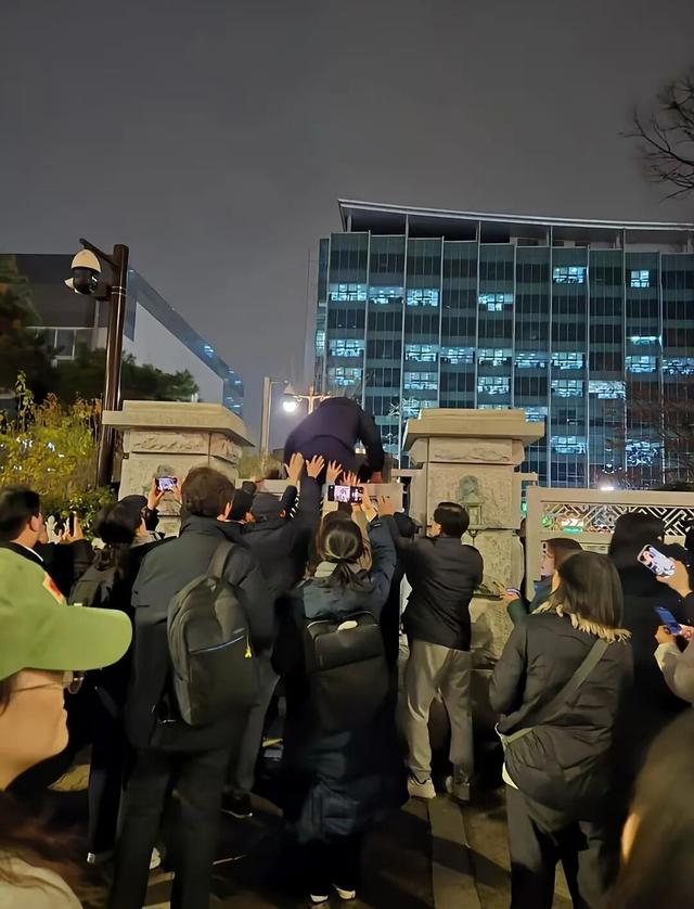 韩国检察厅为何会成“总统克星”