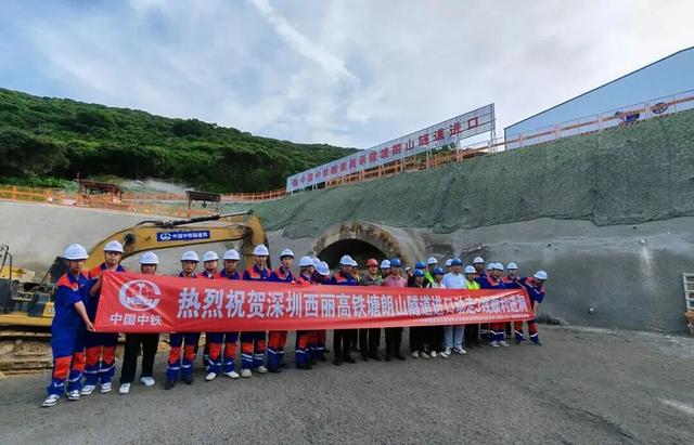 2025宝安机场停车费，宝安机场停车便宜攻略