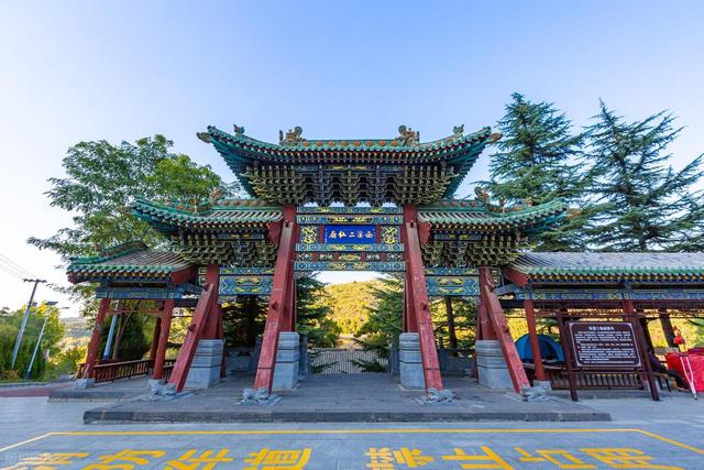 我是北京人	，刚从山西陵川回来，忍不住想说：对陵川的 5 点印象