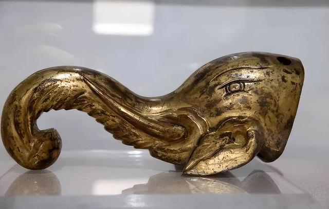 圆明园被烧毁160年后，专家打捞河道时，挖出一个罕见的文物