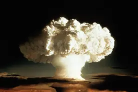 牛！美国前脚公布“大杀器”B61-13，央视就罕见披露，更强核武器图片