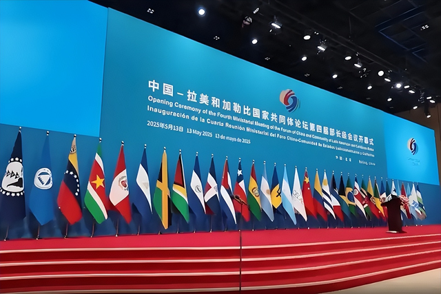 不许特朗普退出中美争锋，83岁拜登带病出山，一开口就冲着中国来