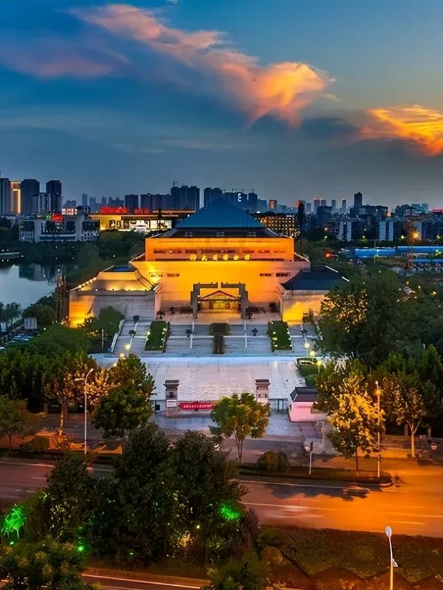 来汉口 逛江汉 | 大学生超友好！不出地铁站如何玩转江汉？