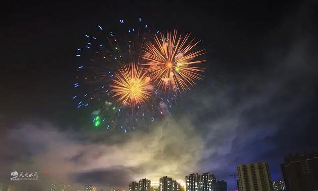 【出彩天水 璀璨秦州】天水元宵节烟花秀绽放！万人空巷共赏盛景