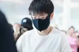 王楚钦孙颖莎更新微博！一起坐车回北京，陈梦跟在后面追赶很着急图片