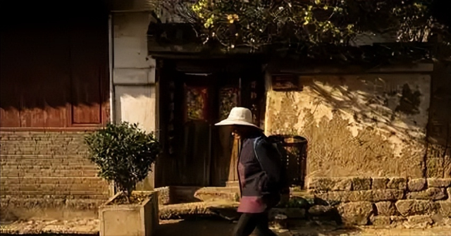 乌镇凭啥不踩雷？古镇旅游的救命符，文化比商铺更重要