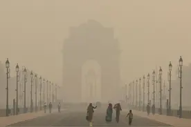 夺命雾霾侵袭印度：突突车司机被迫谋生，普通人买不起净化器图片