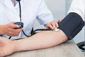 高血压对预期寿命的影响有多大？要看你的年龄是多大！图片