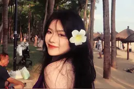 太美了！湖南一女教师因颜值太高引发热议，网友：神似一位女明星图片