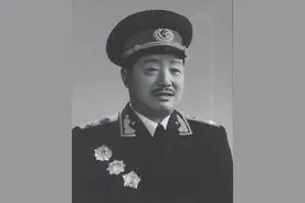 开国将帅中的九大武功高手，一对少林师兄弟上榜，许世友并非最强图片