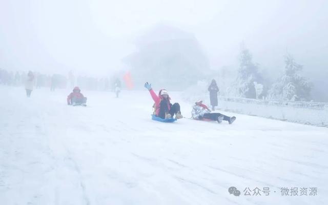 资源县：寒凝琼枝引客来 雾凇盛宴醉游人