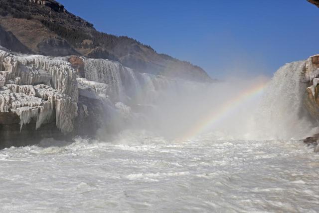 壶口瀑布冬日景观