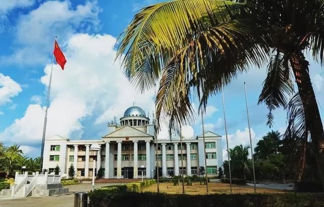 中国唯一禁止外国人进入的城市：坐拥4个机场，上学免费，住房仅1元，风景比马代更美