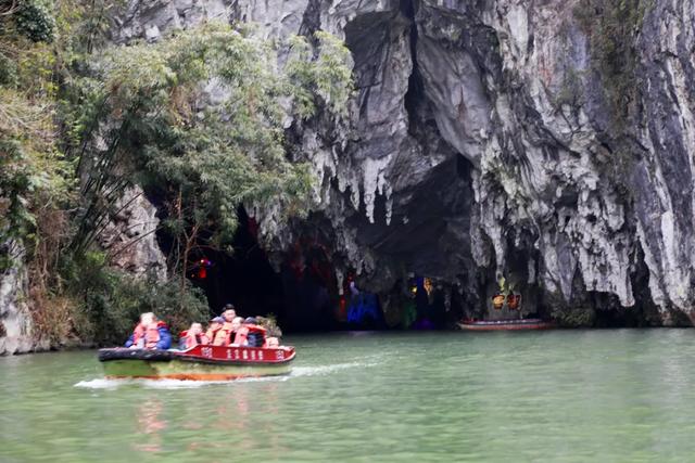 贵州：畅游安顺风光，感受黔中民俗！