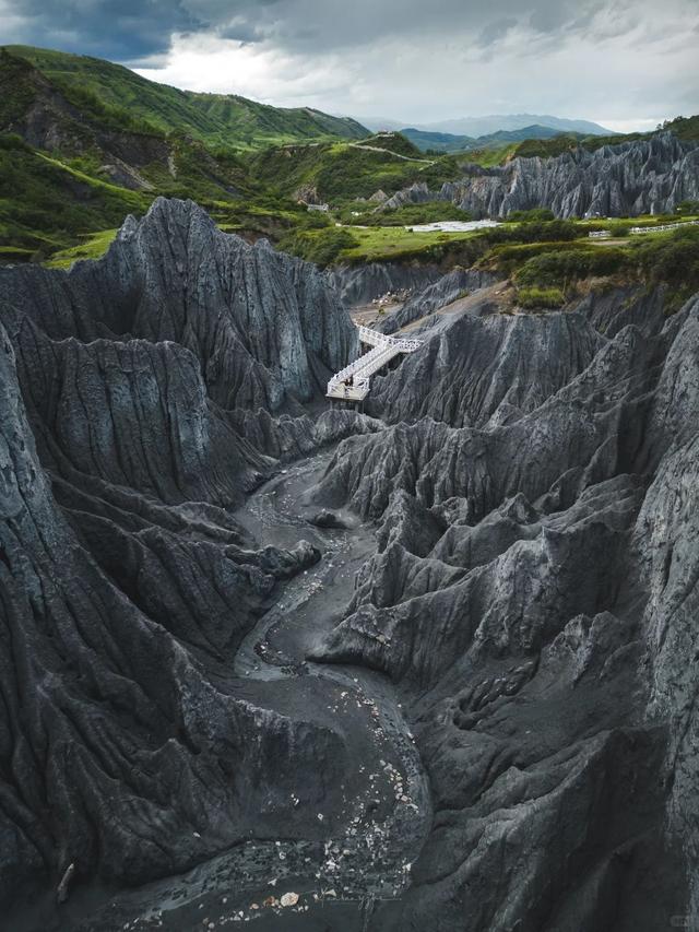 川西小环线：在雪山与圣湖间，重拾灵魂的悸动