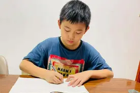 “到底是谁没文化？”6÷6÷6÷6=1被老师打叉，家长质问反被打脸图片