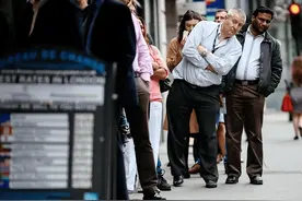 江苏能超越英国吗?英 6700 万人 3.3万亿 GDP，江苏 8500 万人能有多少图片